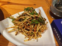 -野山舂·贵州现舂酸汤火锅(鸿通城店)