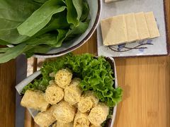 -毛辣果·贵州红酸汤牛肉火锅(西单店)