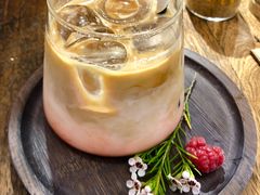 -FLOVIE FLORIST CAFE