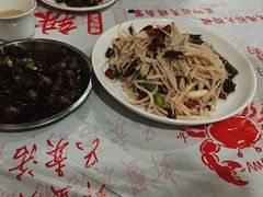 蒜苗炒藕丝-辣螃铠盆盆蟹大排档(海昌店)