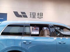 -理想汽车(世纪汇店)