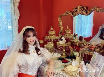 来LUNA做卡戴珊同款EMSCULPT，还有复古婚纱等着你