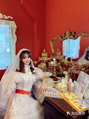 来LUNA做卡戴珊同款EMSCULPT，还有复古婚纱等着你