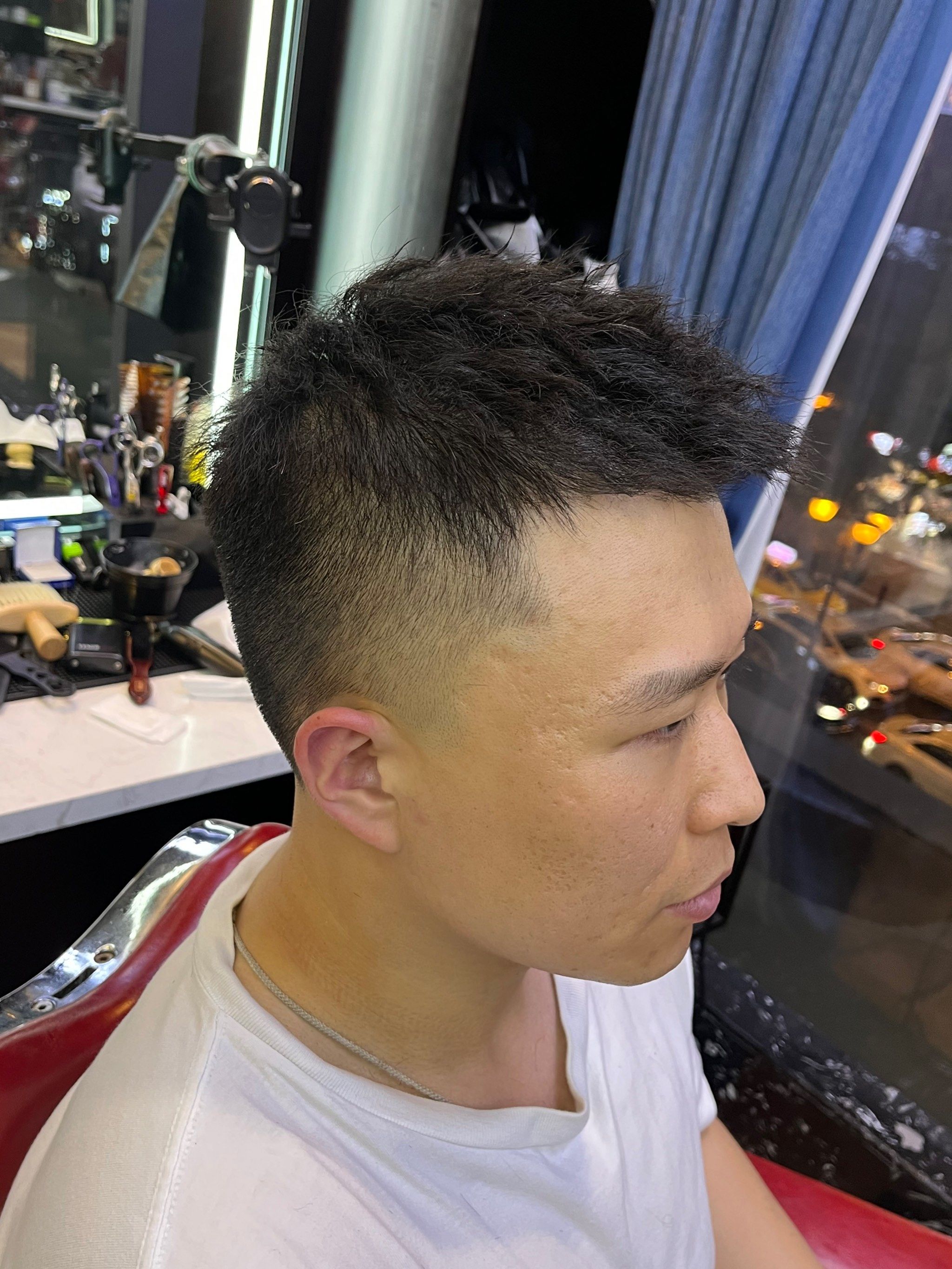 适合发量少的男士发型