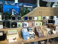 -抱抱地球咖啡馆(国家海洋博物馆店)