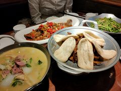 地锅本仔鸡-小菜园新徽菜(芜湖万达店)