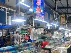 -霞涌市场海鲜摆卖区