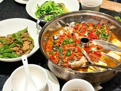 -鱼鲜饭香·招牌汽锅剁椒鱼头王