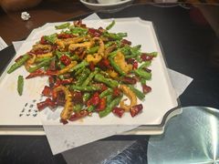 -东口码头·烧鸽子·鱼头泡饼·地方菜(金鹰悦城店)