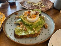 牛油果煮蛋吐司-RAC BAR(安福路店)