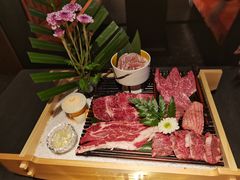 -铭牛烧肉·和牛海鲜自助(高新月牙湖店)
