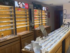 -优医视平价眼镜超市蔡司依视路折扣(小马厂店)