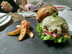 芝士汉堡-HIGH FIVE哈福手工汉堡(桂林路店)