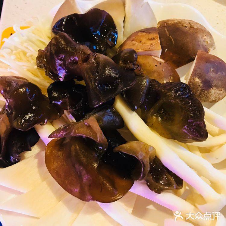 新晋网红餐厅探店—周大师大刀腰片火锅🍲