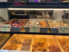 面包甜点陈列柜-四季小馆·地道北京小吃(广百店)