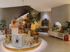 -新华里咖啡书吧(新华书店小寨店)