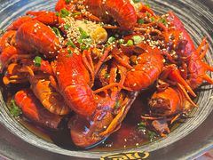 -肥肥虾庄·金牌油焖大虾(汉街SKP店)