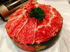 安格斯牛肉-鲜入围煮花胶鸡海鲜火锅