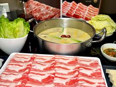 -鲜入唯煮·港式海鲜牛肉火锅(金宝街店)