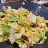 环境：就在三里桥 外面正在修路有点挡住店面了