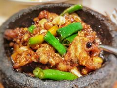 石锅杭椒牛蛙-桂满陇·西湖船宴(平安金融中心店)
