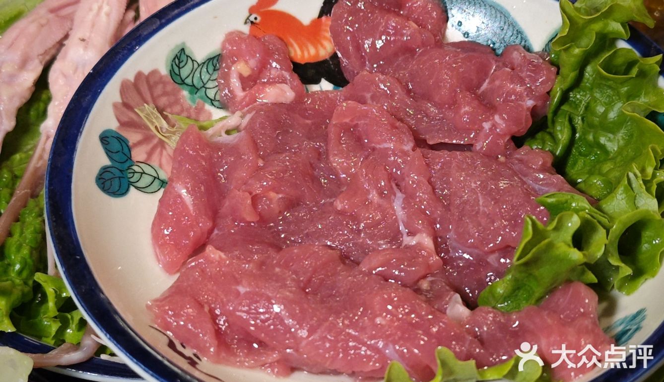 朋友跟我说有家火锅店在重庆当地传承了三代人了