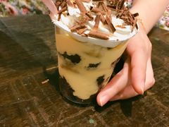 -莓园冰淇淋店