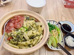 -煲仔皇腊味煲仔饭(经四万达店)