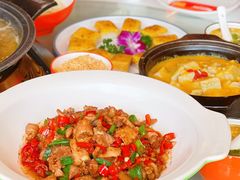 -阿瓦山寨·湘菜现炒·剁椒鱼头王(咸阳总店)