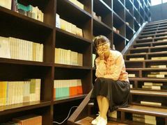 -钟书阁(松江泰晤士小镇店)