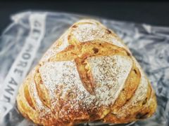 招牌三角芝士面包-Juicy Bakery(大学路店)