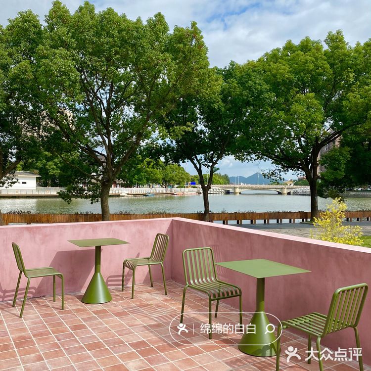 宁波探店✔️独栋小洋房里的粉色咖啡屋Chillin' Park