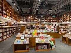 零售区-阅·潮Readzone(珠海华发商都店)