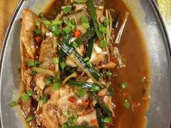 红烧鱼-御霞苑泥烩鸡休闲农庄