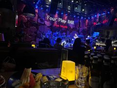 -FOUR PLAY BAR