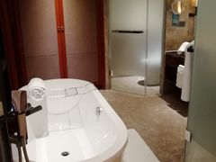 -三亚湾海居铂尔曼度假酒店