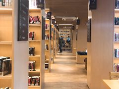 -漕河泾街道图书馆(漕河泾社区文化活动中心店)