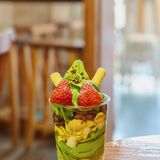 杂莓舒芙蕾松饼