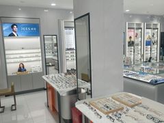 -光明眼镜·蔡司授权(徐泾店)