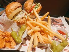 -The Habit Burger Grill 哈比特汉堡(复兴soho店)