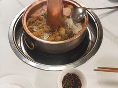 -菌海森林·非遗野生菌火锅(西山区滇池路摩根道店)