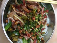 凉拌猪耳粉-卓雅桂林米粉