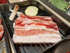厚切猪五花肉-蚂蚁洞·烤肉大营地(上海静安大悦城店)