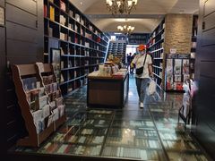 -钟书阁(松江泰晤士小镇店)