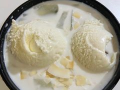 冰淇淋清补凉-志龙皇冠吃货椰子铺