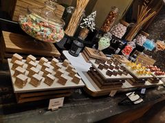 -岷山饭店-芝芝自助餐厅