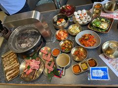 -草家酱蟹炭火烤肉店(珲春南路二店)
