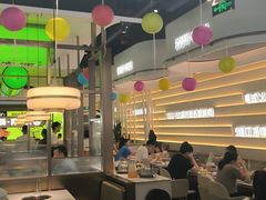 -洪氏嗨捞·广东猪肚鸡·椰子鸡火锅(西咸万象城店)