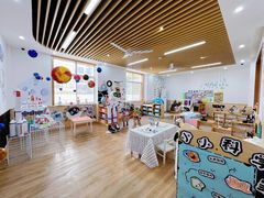 -上海青草地幼儿园