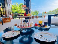-亚龙湾喜来登·美景台大堂吧